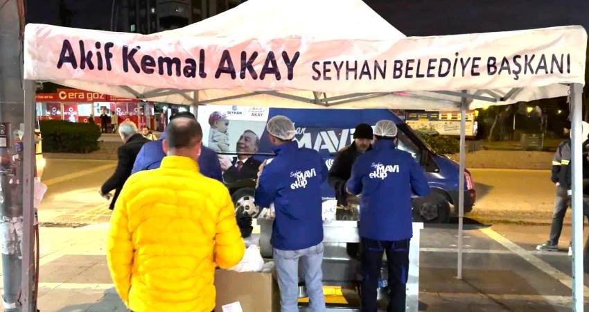 Seyhan Belediyesi, havanın soğumasıyla birlikte sıcak çorba hizmetini yeniden başlattı.