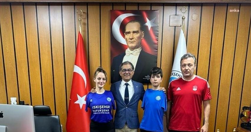 Eskişehir Büyükşehir Gençlik ve Spor Kulübünün Paralimpik Takımının milli yüzücüleri