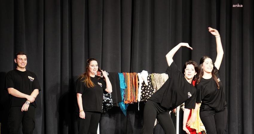 Tepebaşı Belediyesi’nin ev sahipliğinde ücretsiz olarak gerçekleşen Doğaçlama Tiyatro Gösterisi