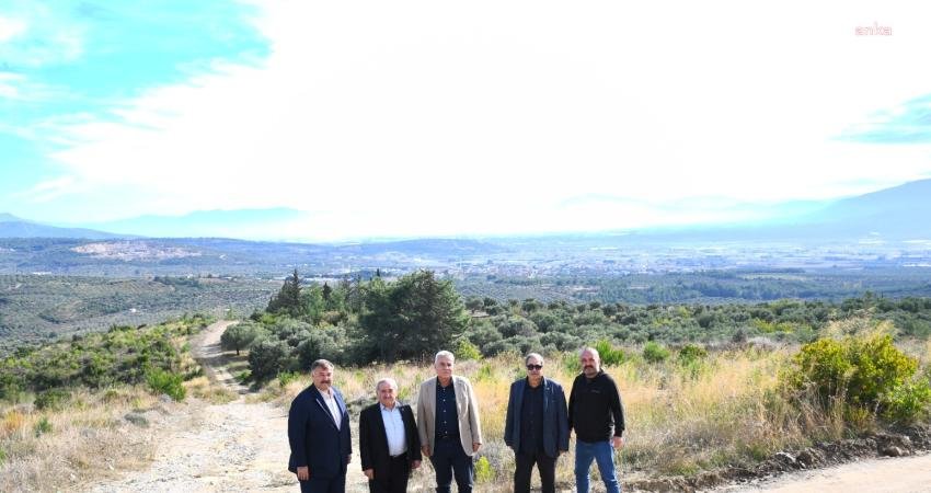 Torbalı Belediyesi çiftçilerin mağdur olmaması adına ova yollarındaki çalışmalarına devam