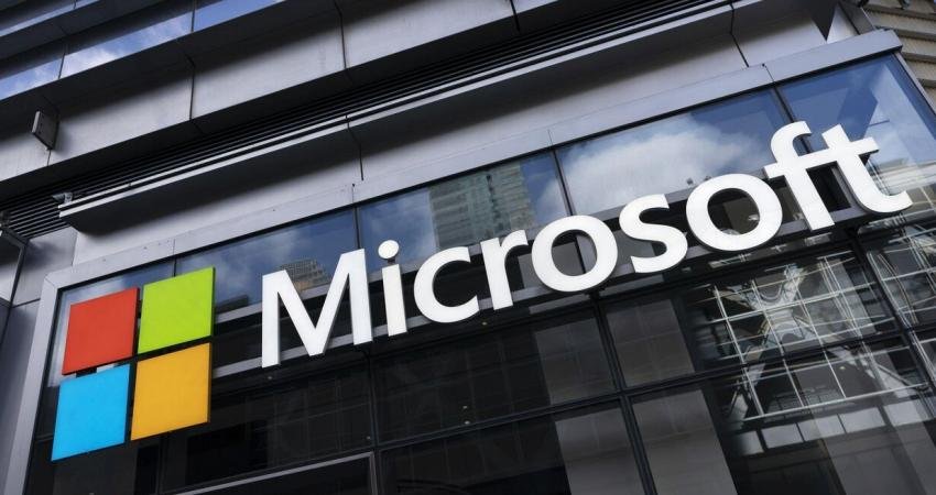 Eski Microsoft yöneticisi, Windows Phone'un çöküşünün suçlusunu buldu: Kablosuz operatörlerin