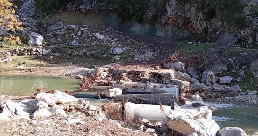 Osmaniye'nin Sumbas ilçesinde iki gün önce yağan şiddetli yağmurda dere