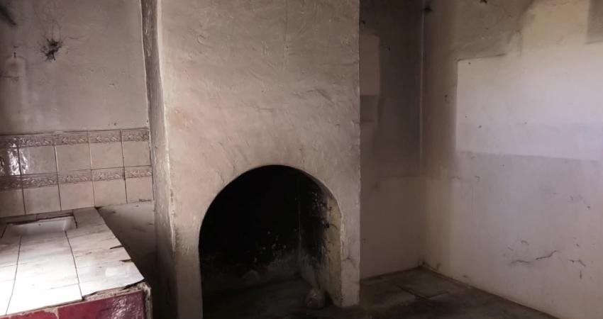 Konyaaltı Belediyesi ekipleri, Yeni Mahalle’de çıkan yangın sonrası evi kullanılamaz