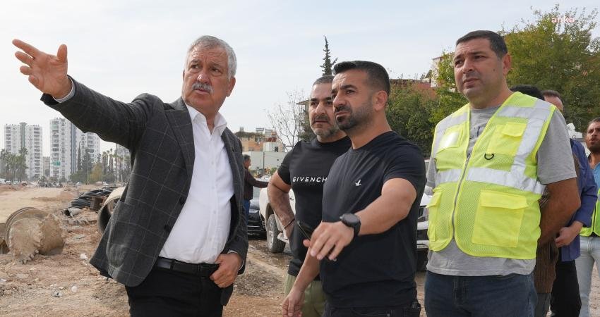 Adana Büyükşehir Belediyesi, kentin trafik sorununu çözmeye yönelik çalışmalarını sürdürüyor.