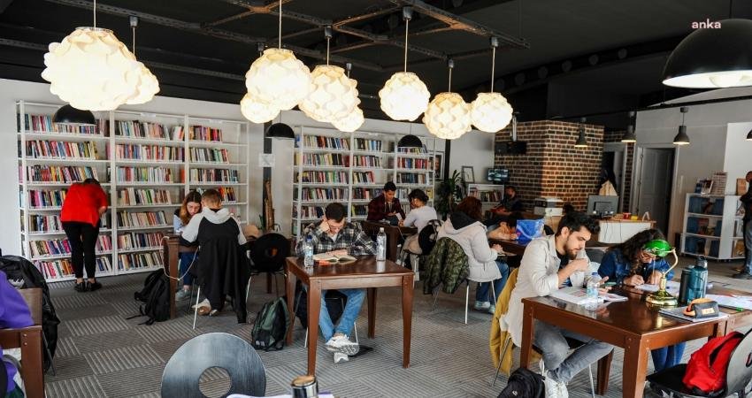 Karşıyaka Belediyesi bünyesindeki kütüphanelerdeki kayıtlı eser sayısı, bağış kampanyasının da