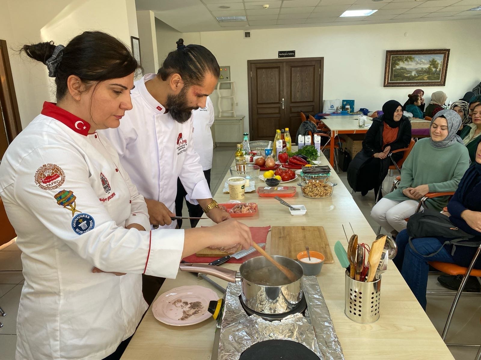 El lezzetini arttırmak, farklı geleneksel yemekler öğrenmek isteyen Pursaklar Belediyesi