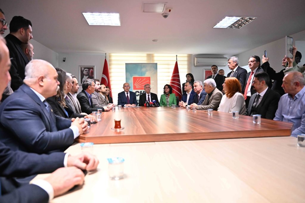 mansur-yavas-yeniden-abb-baskan-adayligi-icin-basvurdu