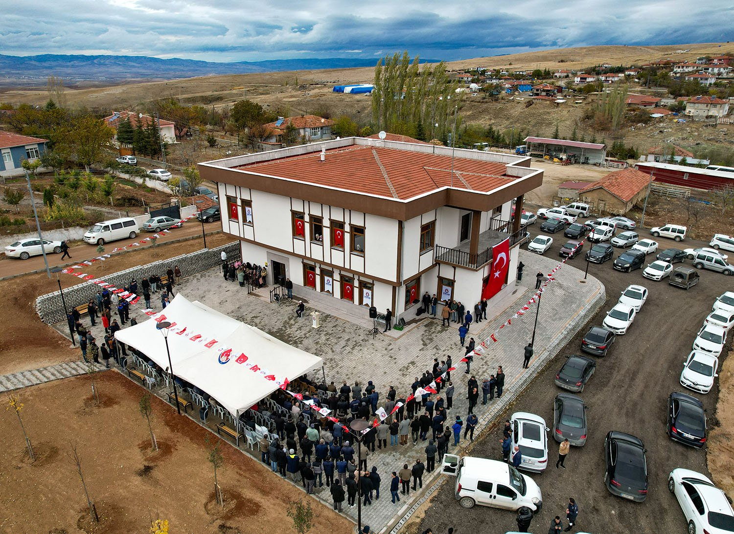 Sincan Belediyesi ilçeye yeni ve kalıcı eserler kazandırmaya devam ediyor.