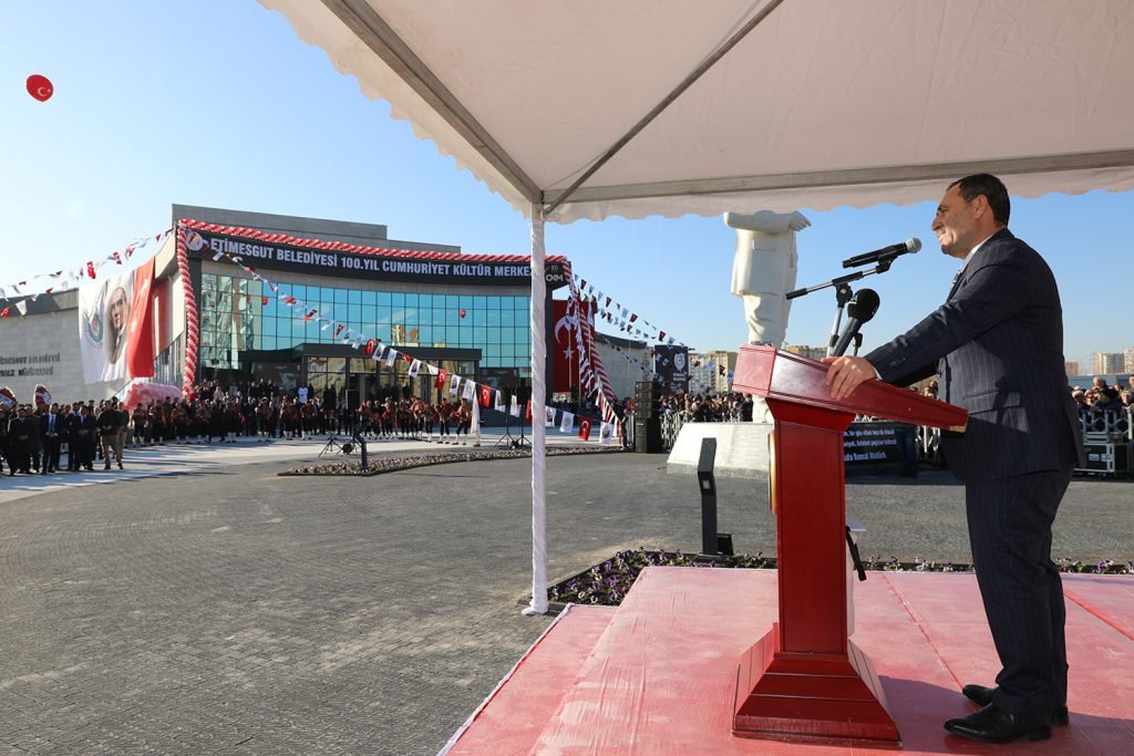 ankaraya-enver-demirelden-100-yil-hediyesi