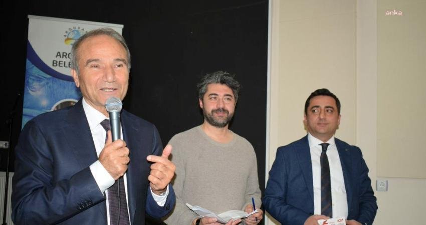Arguvan Belediye Başkanı Mehmet Kızıldaş, yeni yıl öncesi belediye personeli