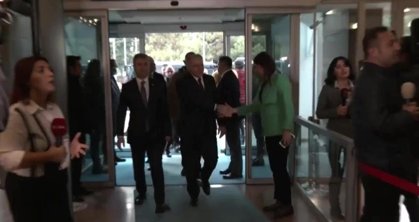 İşçi, işveren ve hükümet temsilcilerinden oluşan Asgari Ücret Tespit Komisyonu,