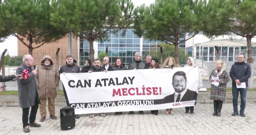 Bir grup avukat, İstanbul Silivri’deki Marmara Cezaevi’nde, aralarında Türkiye İşçi