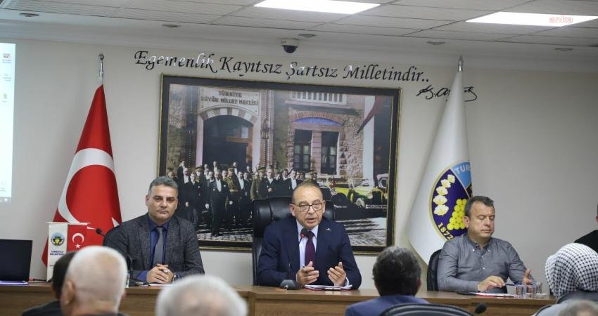 Turgutlu Belediye Başkanı Çetin Akın, 2023 yılının son meclis toplantısı