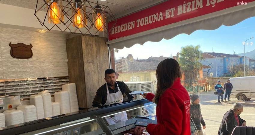 Bilecik Belediyesi tarafından yeni yıl dolayısıyla hazırlanan takvimler, belediye personeli