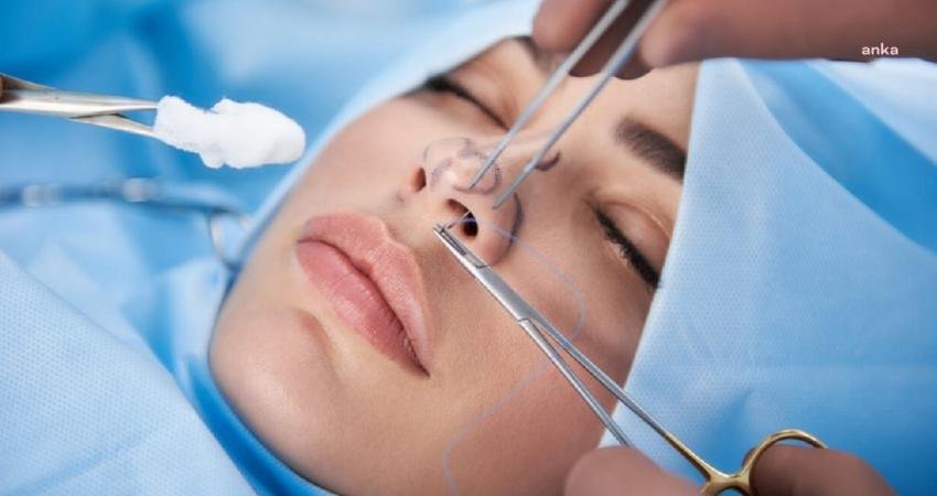 Burun estetiği, rinoplasti operasyonu olarak da bilinir ve burnun şeklini