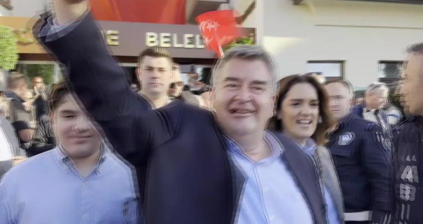 Çeşme Belediye Başkanı Ekrem Oran, yeni dönem için aday adayı