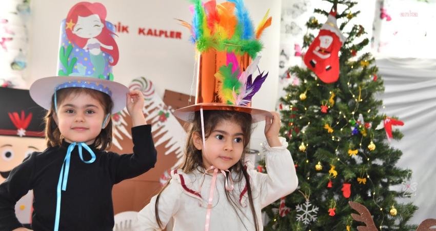 Çukurova Belediyesi Gülen Yüzler Semt Kreşleri'nde eğitim gören çocuklar yılbaşını