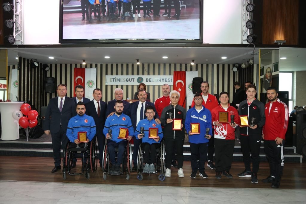 etimesgut-belediyesi-engellerin-hayatini-kolaylastiriyor