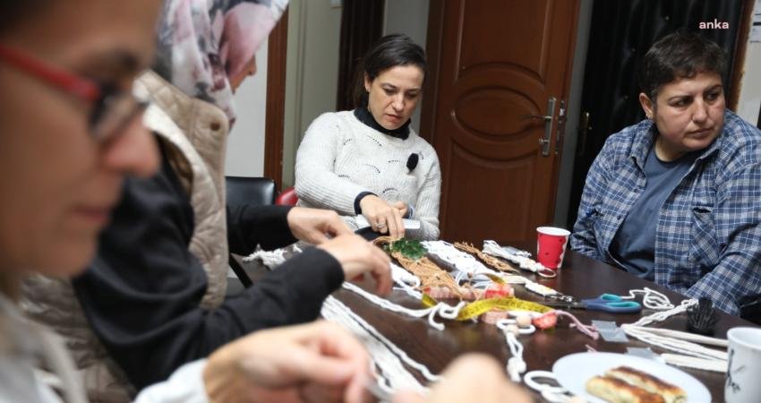 Efes Selçuk Belediyesi tarafından Belevi'de verilen makrome kursları yoğun ilgi