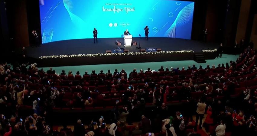 Cumhurbaşkanı Recep Tayyip Erdoğan İstanbul'da, Gazze'de ateşkese ilişkin karar tasarının