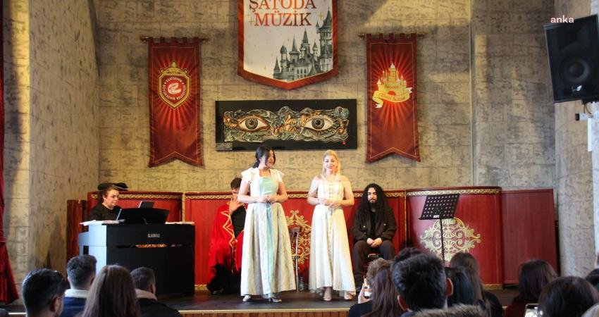 Eskişehir Büyükşehir Belediyesi Masal Şatosu, farklı müzik türlerini müzikseverlerle buluşturmaya