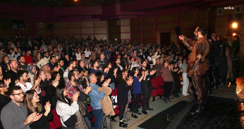 3 Aralık Dünya Engelliler Günü kapsamında “Macbeth” adlı oyuna Eskişehir