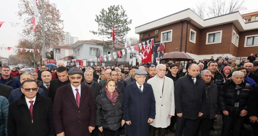 Yenimahalle’nin dört bir yanında yatırım şenliği sürüyor. Yenimahalle Belediyesi, Gazi