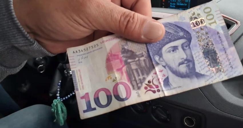 Artvin'in Kemalpaşa ilçesine alışverişe gelen Gürcistan vatandaşları, Türkiye'de artan fiyatlardan
