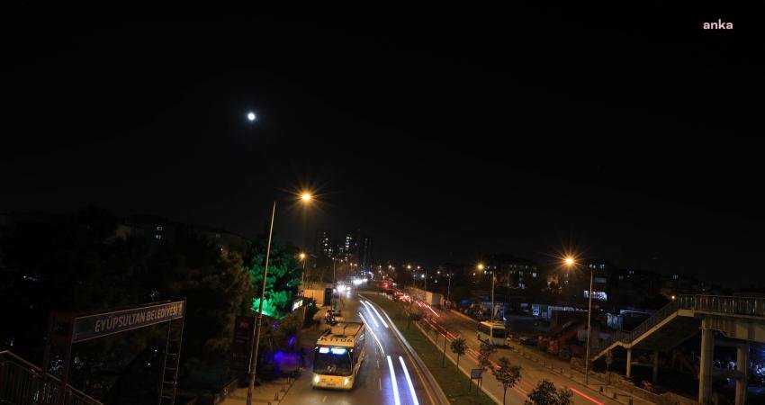 İstanbul Büyükşehir Belediyesi (İBB), İstanbulluların ulaşımda sıkıntı çekmemesi adına gece