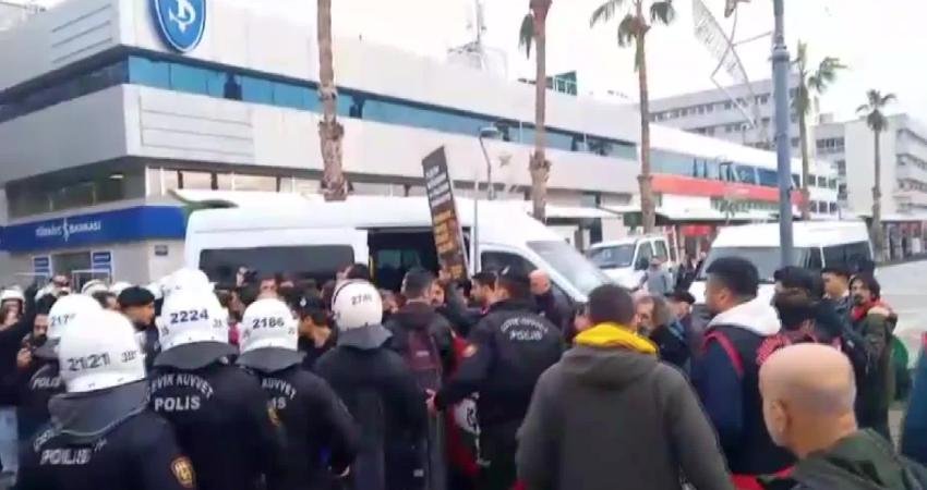 İzmir'de 'Filistin'de İşgale Son' grubunun Filistin'e destek için düzenlediği basın