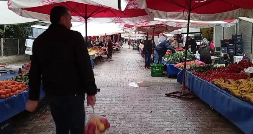Osmaniye'nin Kadirli ilçesinde mazota gelen zamdan dolayı pazar esnafı zor