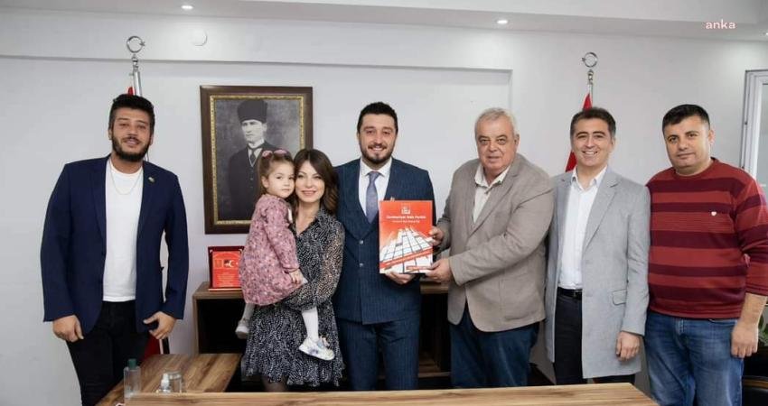 Karşıyaka Belediye Başkan Yardımcısı Güney Temiz, görevinden istifa edrek Bornova