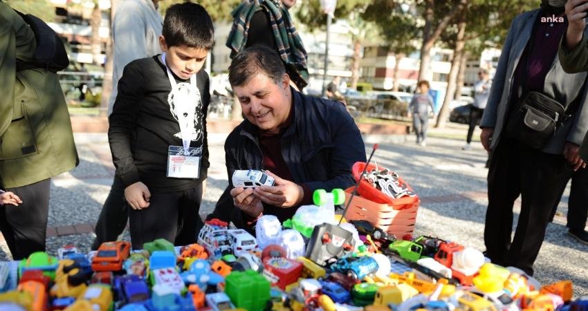 Karşıyaka Belediyesi, düzenlediği etkinliklerle hem kentin sosyal yaşamına hem de