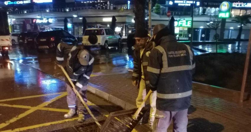 Kartal Belediyesi ekipleri, ilçede olumsuz hava koşullarının beraberinde getirebileceği etkilere