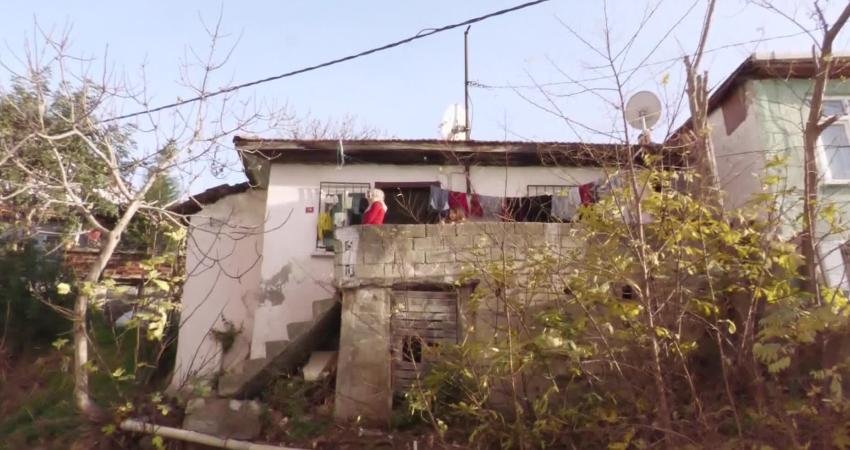 İstanbul'un Maltepe ilçesinde önceki gün bir AVM'de "Açım, çocuklarım aç,