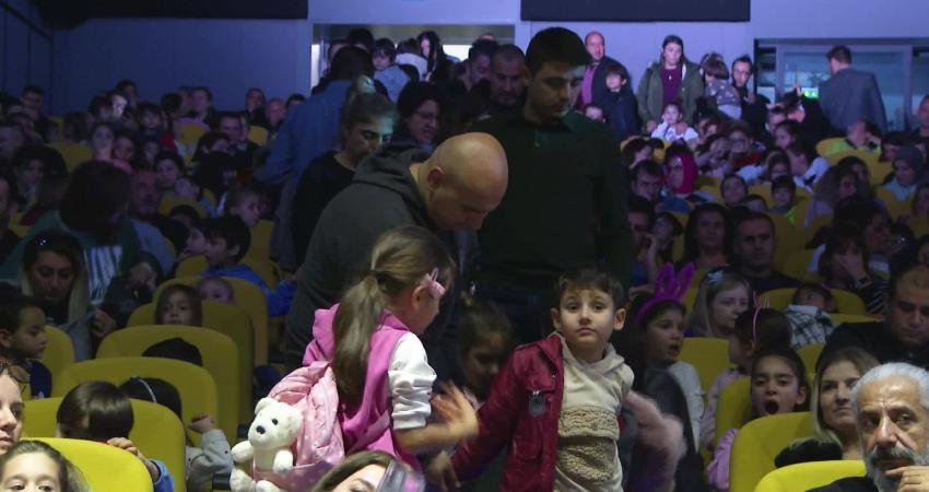 Konyaaltı Belediyesi Tiyatro Akademisi’nin çocuklara özel hazırladığı “Hamsi Balığı ve