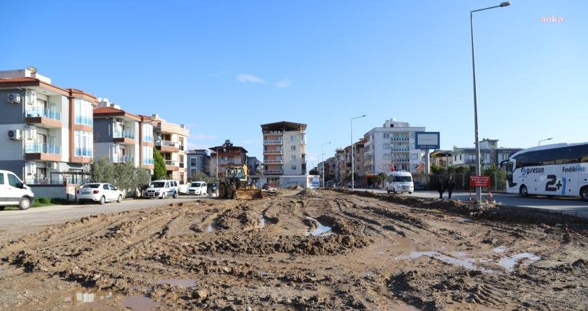 Menderes Belediyesi tarafından Cüneytbey Mahallesi’ne yeni yeşil alan kazandırıldı.