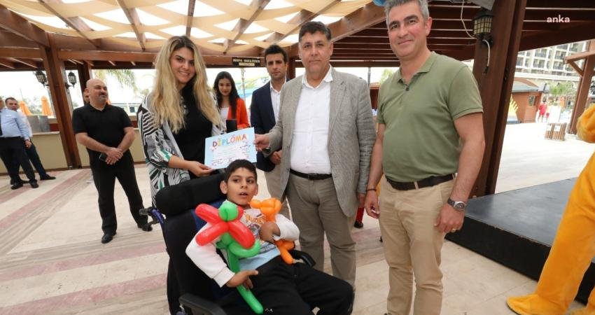 Engelli vatandaşların yaşamını kolaylaştıracak çok sayıda hizmet üreten Menderes Belediyesi