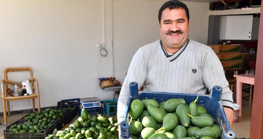 Mersin Büyükşehir Belediyesi, üretim aşamasında zorlanan çiftçilere sağladığı tarımsal desteklerle çiftçinin