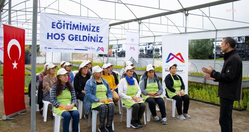 Mersin Büyükşehir Belediyesi, kadınların her alanda kendini geliştirmesi adına eğitimler