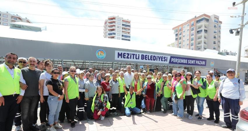 Mezitli Belediye Başkanı Neşet Tarhan, Mezitli Gönüllüleri’nin Dünya Gönüllüler Günü’nü,