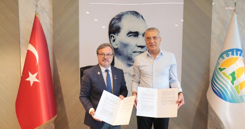 Mezitli Belediye Başkanı Neşet Tarhan ile Mersin Rotary Kulübü Başkanı