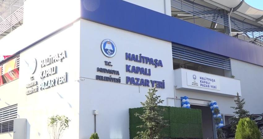 Mudanya Belediyesi’nin Halitpaşa mahallesinde yapımını tamamladığı Kapalı Pazar Yeri düzenlenen
