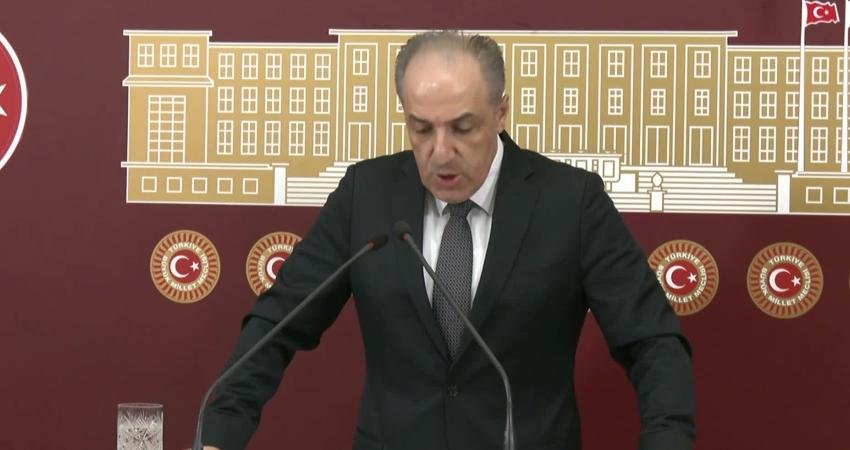 DEVA Partisi Genel Başkan Yardımcısı Mustafa Yeneroğlu, TBMM'de yaptığı basın