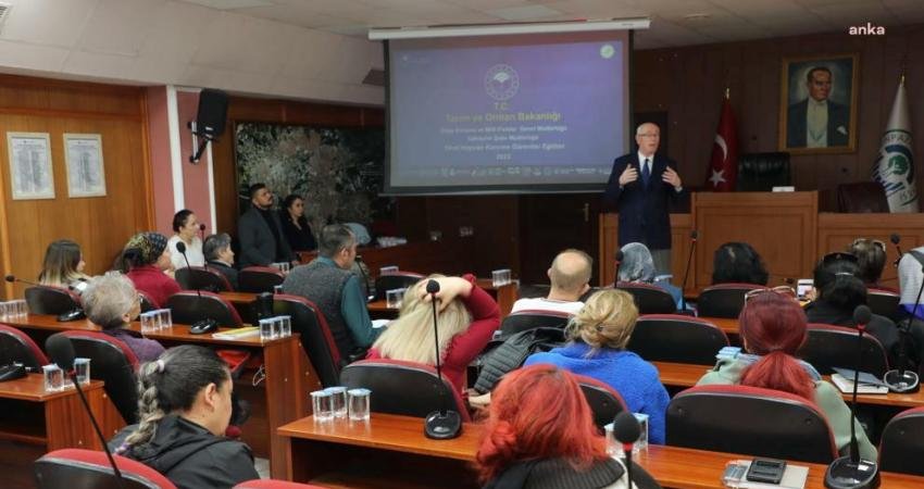 Odunpazarı Belediyesi, hayvanseverlere “Yerel Hayvan Koruma Görevlisi Eğitimi” verdi. Odunpazarı