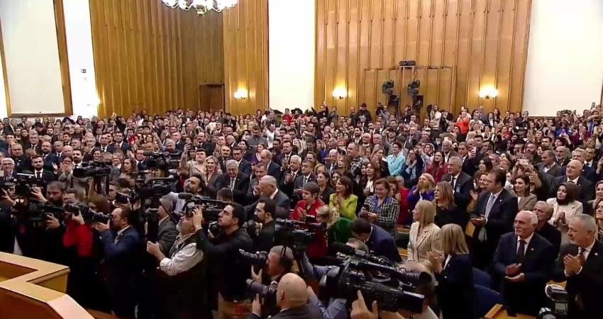 CHP Genel Başkanı Özgür Özel, İYİ Parti’nin 81 ilde tek