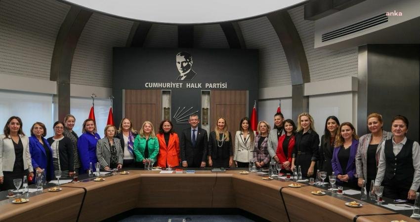 CHP Genel Başkanı Özgür Özel, CHP Aile ve Sosyal Hizmetlerden