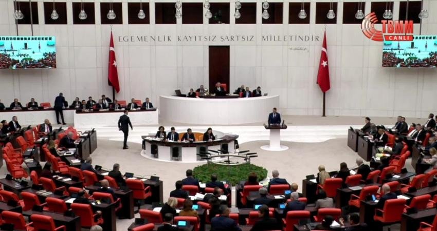 CHP Denizli Milletvekili Şeref Arpacı, TBMM Genel Kurulu'nda, "Türkiye'de ak