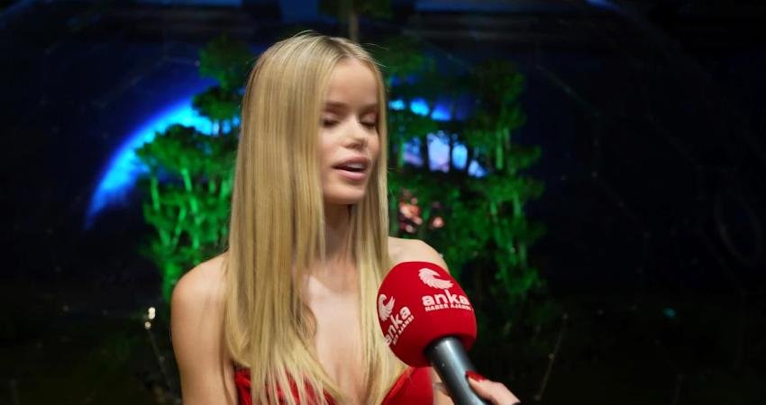 Victoria's Secret'in ünlü mankenlerinden Frida Aasen, ANKA Haber Ajansı’na verdiği
