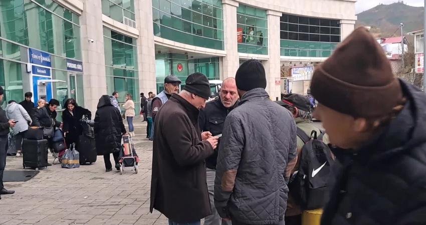 Yılbaşı nedeniyle sınır kapılarında yoğunluk artıyor. Bursa’dan yılbaşı için Batum’a